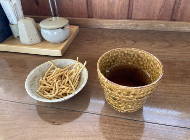 そば茶とつまみ